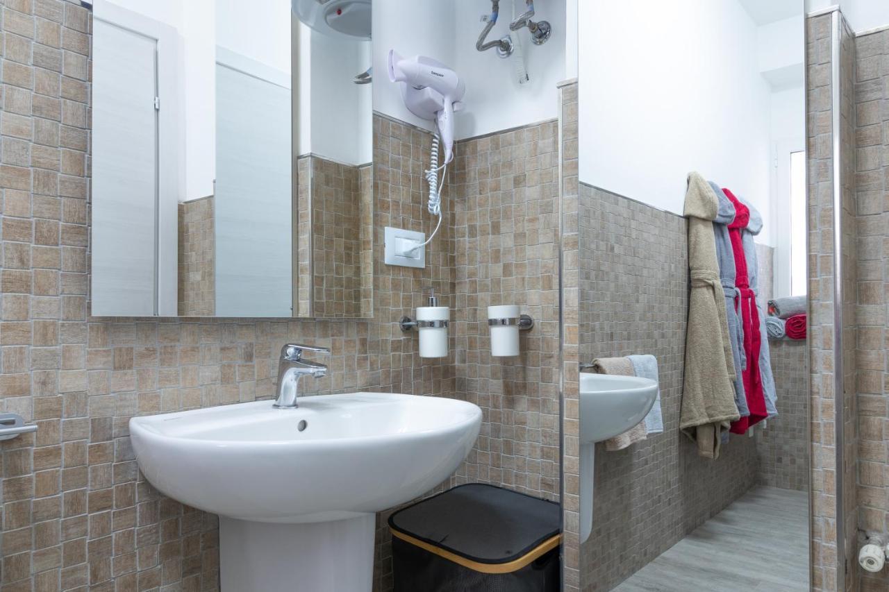 V B M Apartment Бари Екстериор снимка
